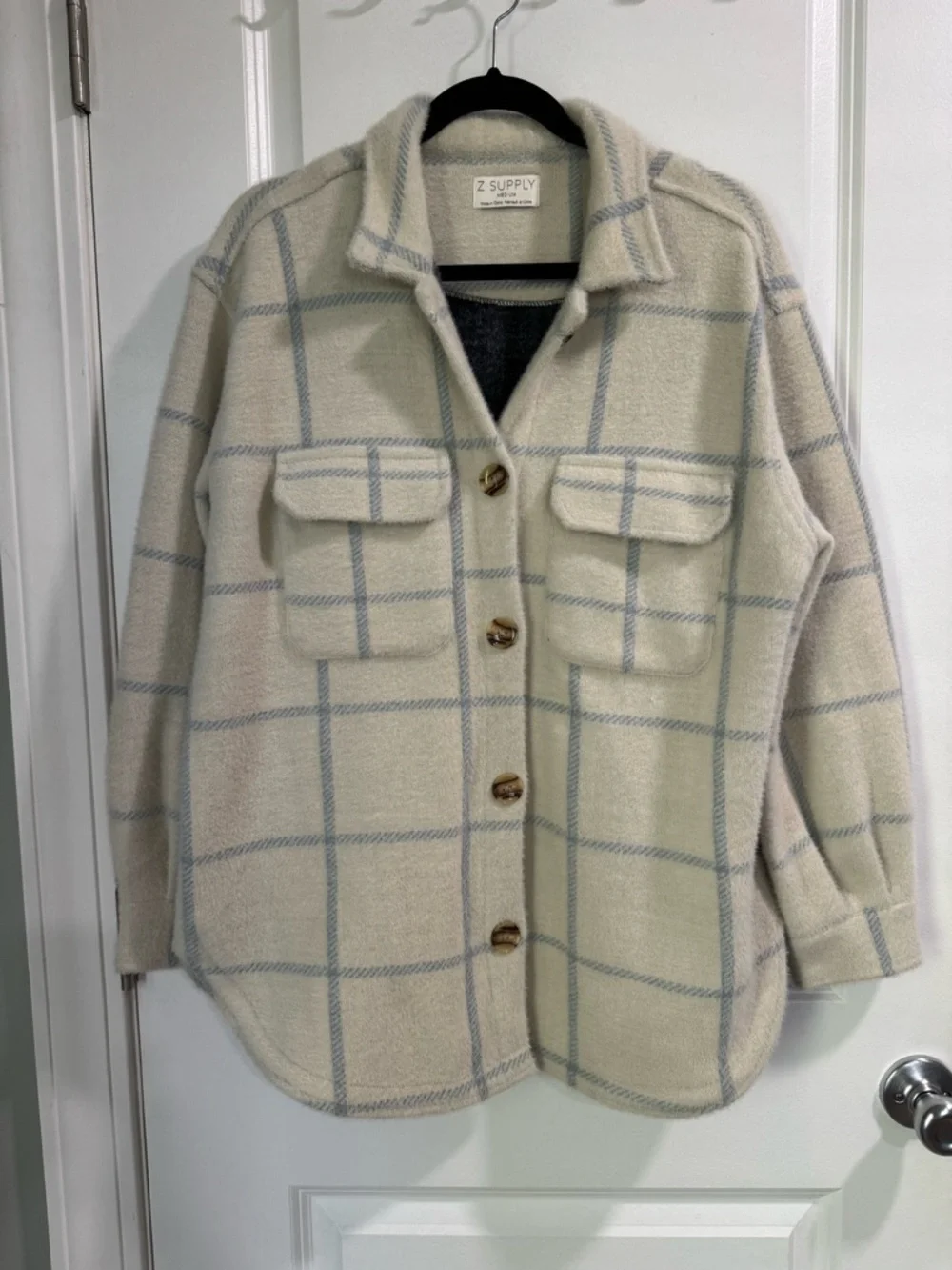 Z Supply Tucker Jacket Shacket Plaid Sand Cream Light Blue M - Picture 3 of 7